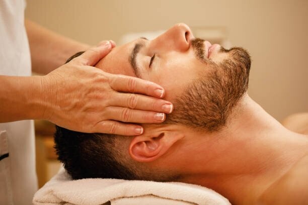 Soin du visage spécifique Homme (50min) Soin du visage spécifique Homme (50min)