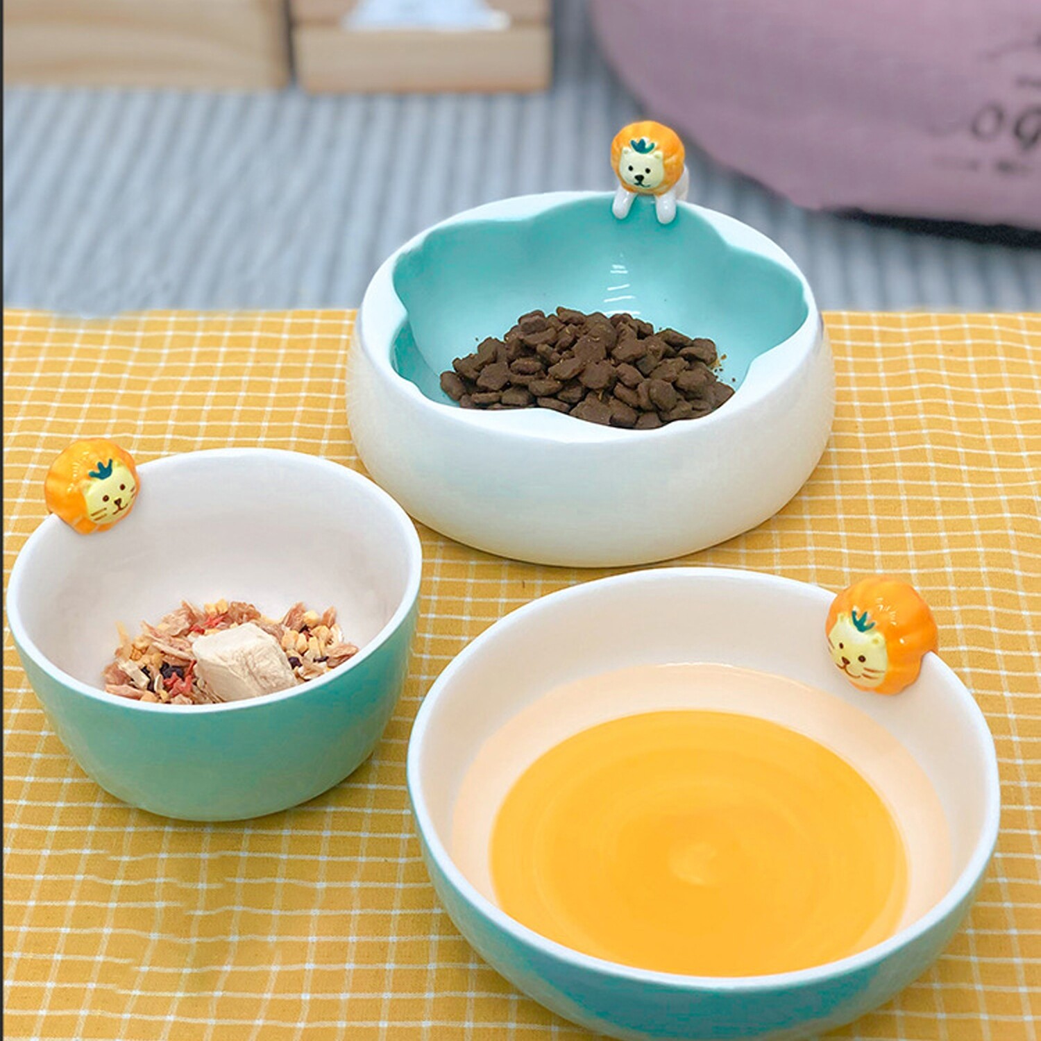 HOCC  Sakura cat bowl ceramic anti-spill cat food bowl 釉面陶瓷樱花猫碗陶瓷防打翻食盆（狮子头）