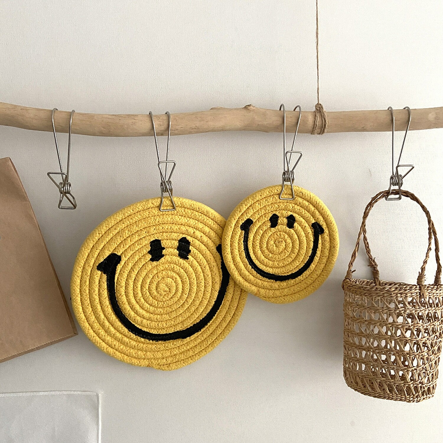 yellow smiley coaster - 笑脸杯垫餐盘防热垫
