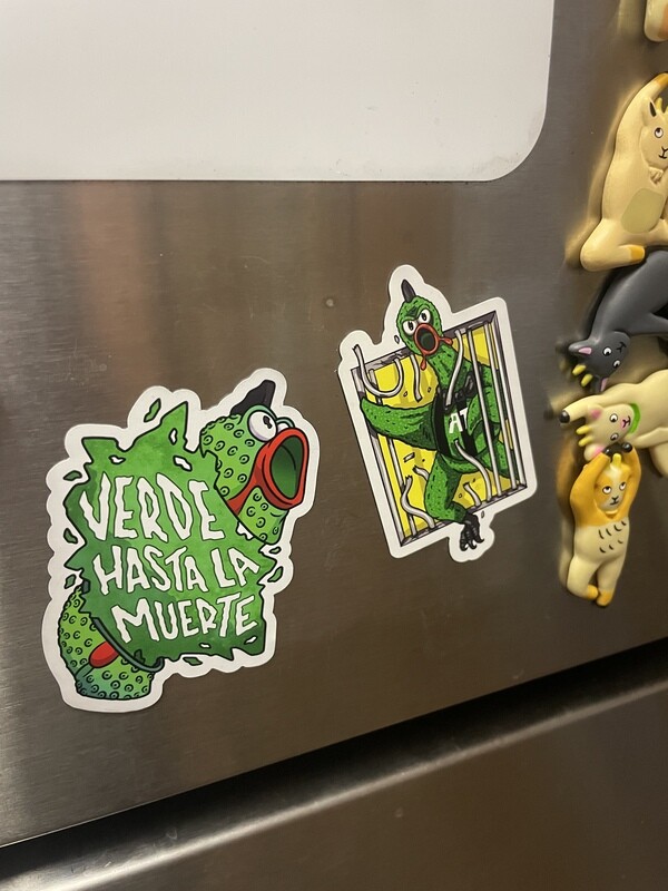 Pollo Magnets