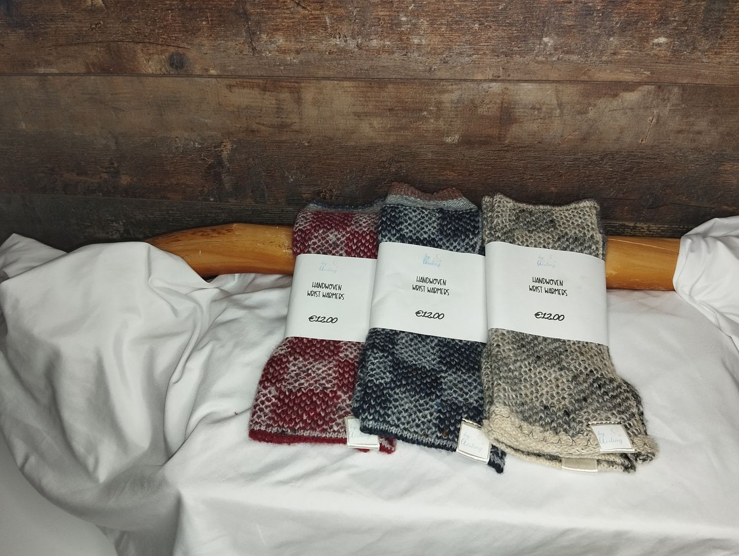 Checked lace arm warmers