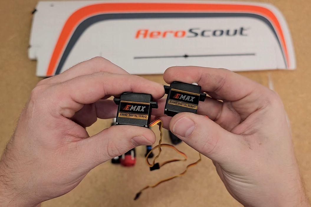 Upgraded Aileron Servos Kit - EMAX ES09D Servos - AeroScout