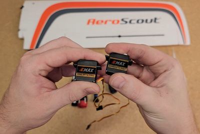 Upgraded Aileron Servos Kit - EMAX ES09D Servos - AeroScout