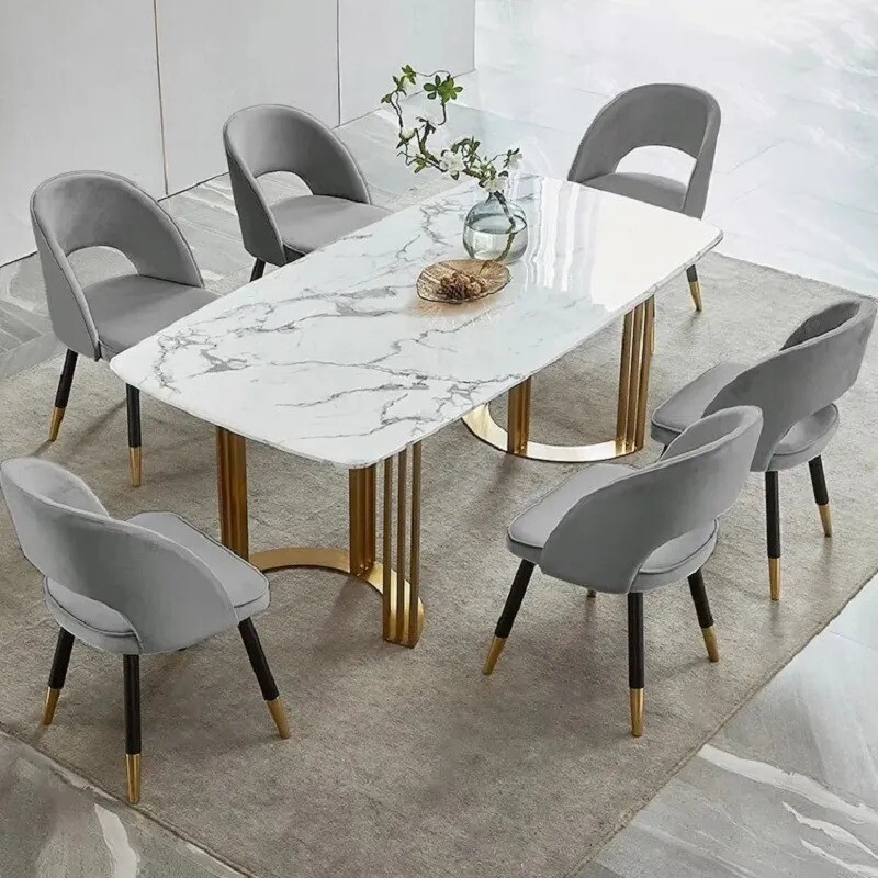 Mesa de comedor de mármol