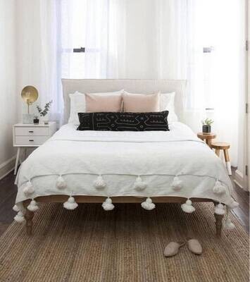 Moroccan Handmade pompom Blanket 100% Cotton Throw Pom Pom, Hand Woven Cover Designed by Artisans on Wooden Loom