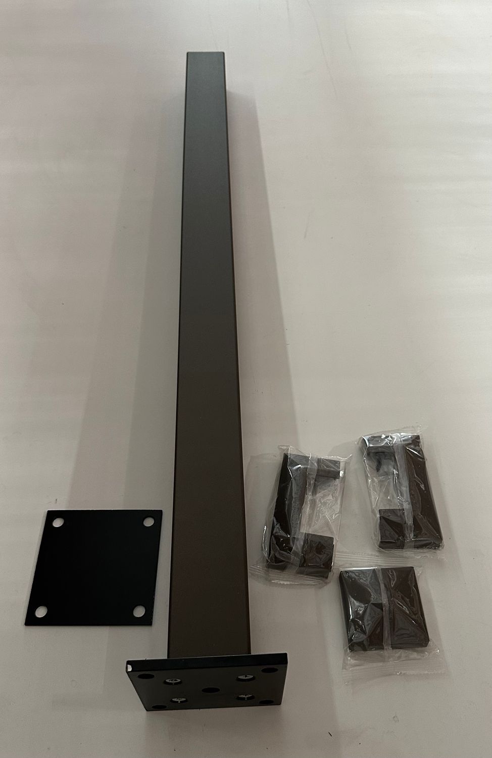 RDI 2 1/2 in. x 2 1/2 in. x 60 in. Aluminum Standard Post - Matte Black (Avalon Aluminum Rail)