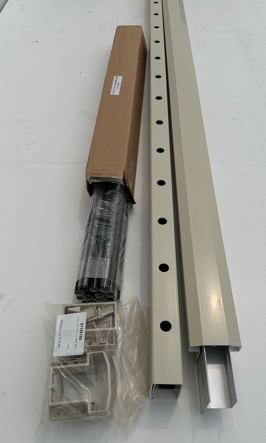RDI 36 in. x 6 ft. T-Top Level Vinyl Rail Kit - 3/4 in. Round Aluminum Balusters, Sand (Finyl Line)