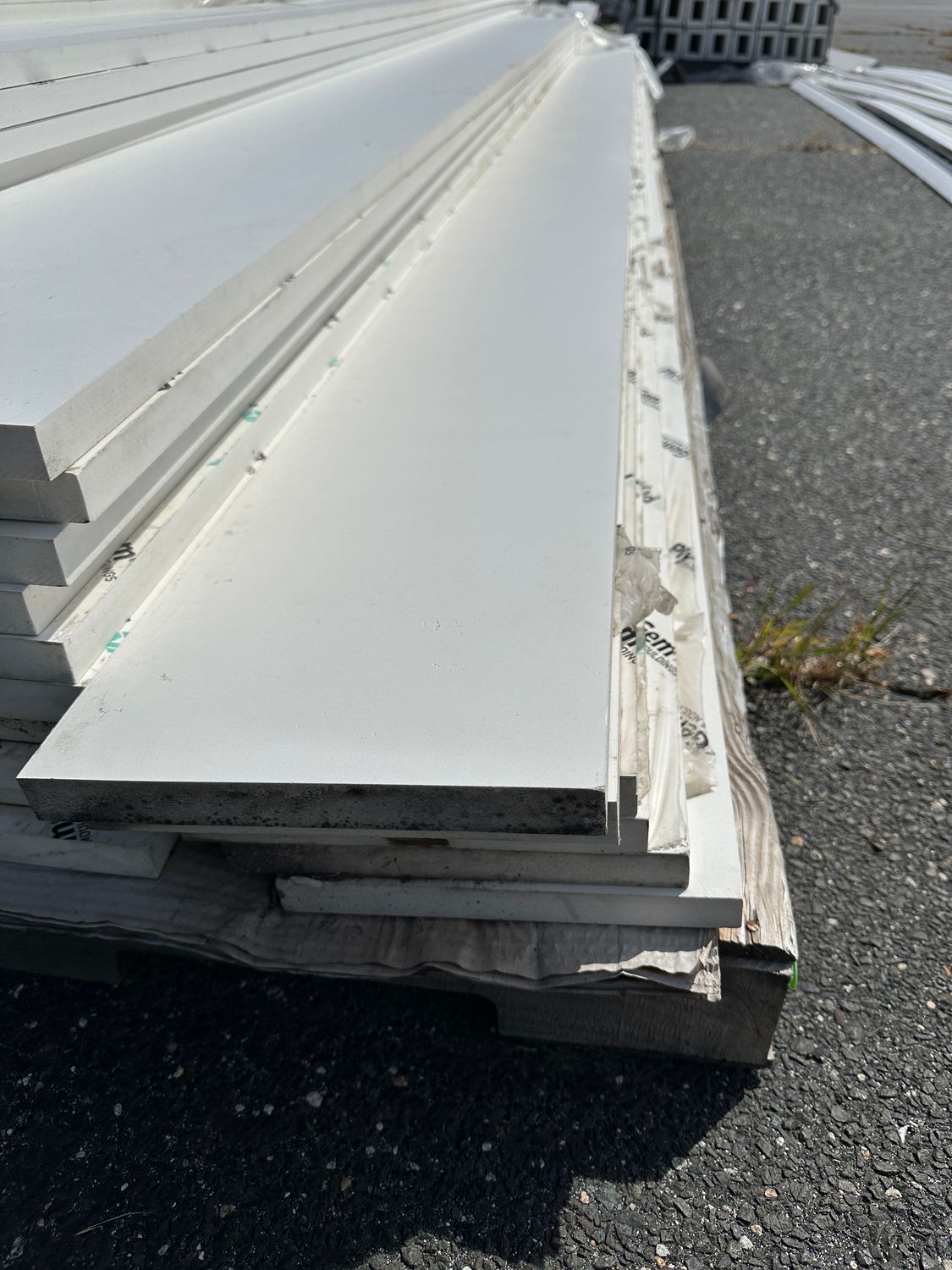 PLY GEM 5/4 in. x 10 in. x 18 ft. Smooth PVC Trim (Warehouse Seconds)