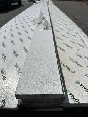 PLY GEM 5/4 in. x 6 in. x 18 ft. Woodgrain PVC Trim - Reversible (Warehouse Seconds)