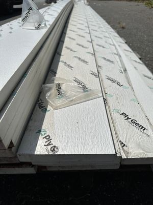 PLY GEM 5/4 in. x 8 in. x 18 ft. Woodgrain PVC Trim - Reversible (Warehouse Seconds)