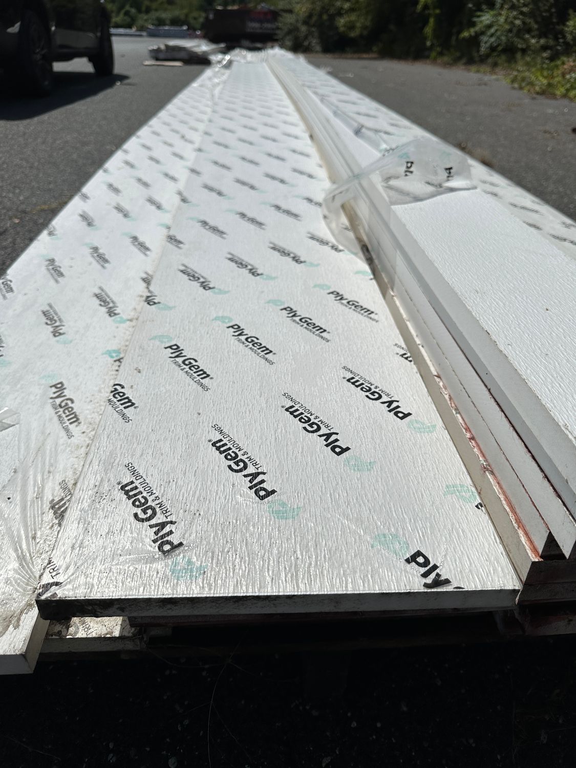 PLY GEM 1 in. x 12 in. x 18 ft. Woodgrain PVC Trim - Reversible (Warehouse Seconds)