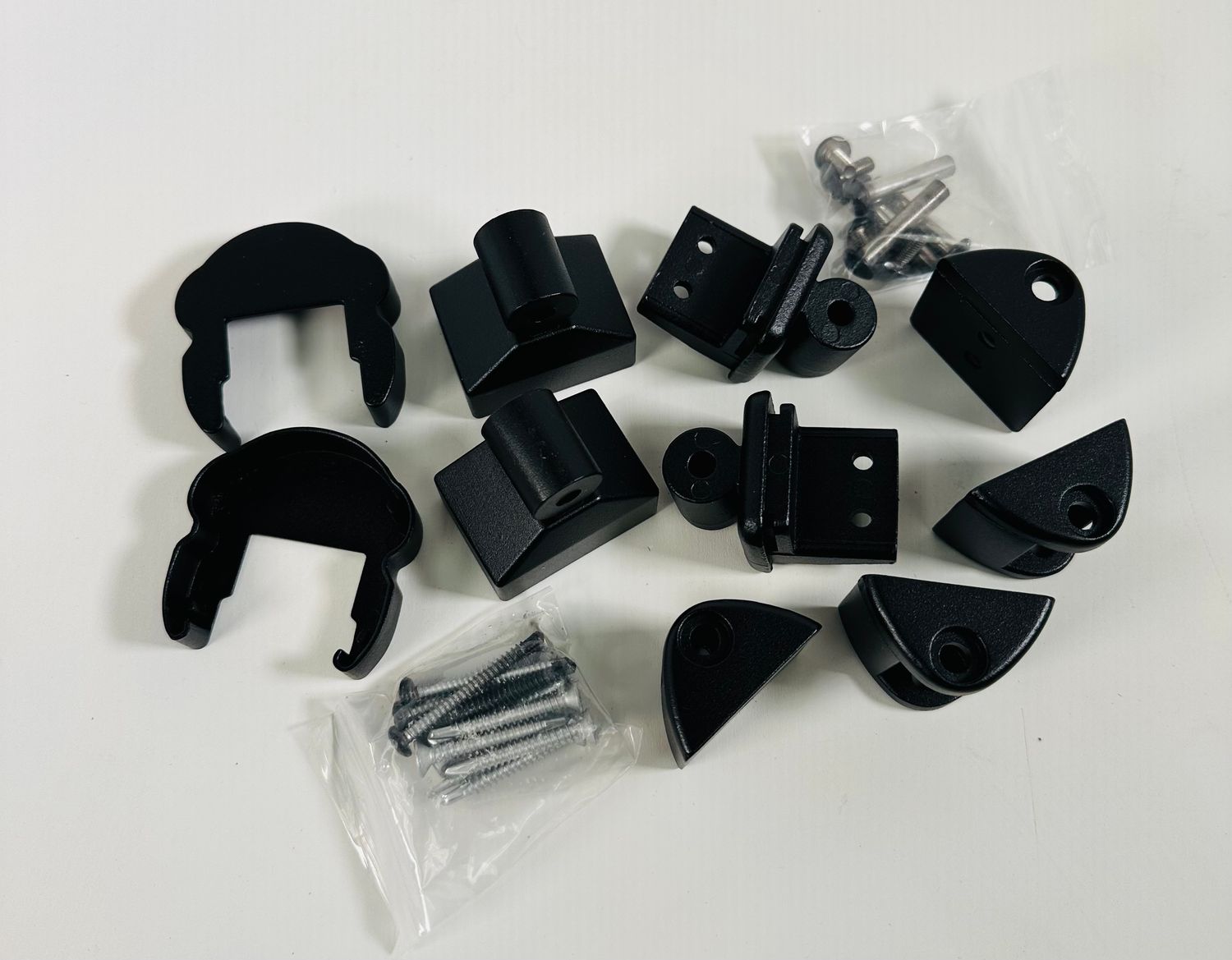 RDI Pellinore Angle Bracket Kit (set of 4 – 2 top, 2 bottom) – MATTE BLACK (Avalon Aluminum Rail)