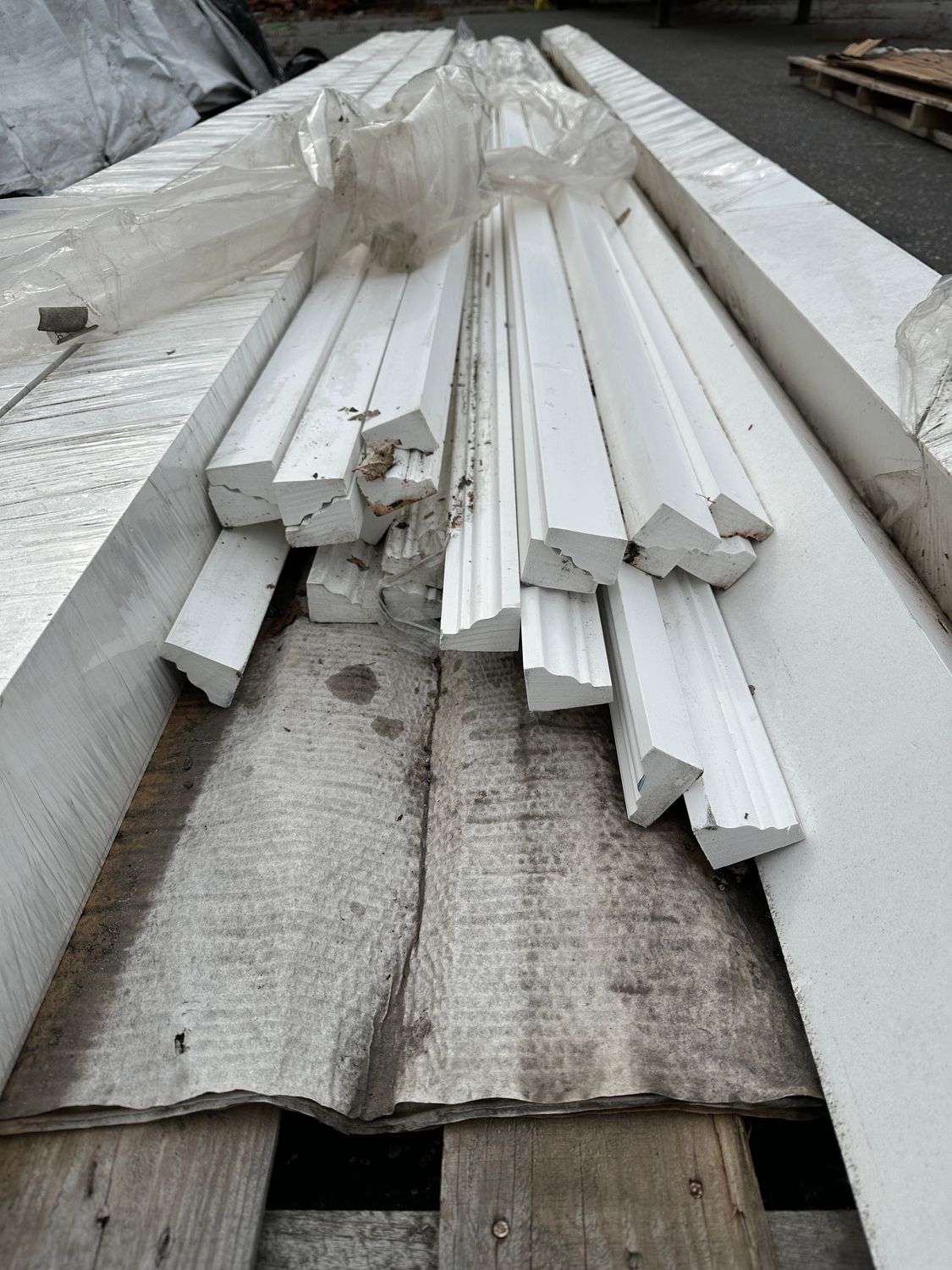 CertainTeed 1 13/32 in. x 2 1/16 in. x 16 ft. Rams Crown Moulding - Restoration Millwork (Warehouse Seconds) CertainTeed 1 13/32 in. x 2 1/16 in. x 16 ft. Rams Crown Moulding - Restoration Millwork (Warehouse Seconds)