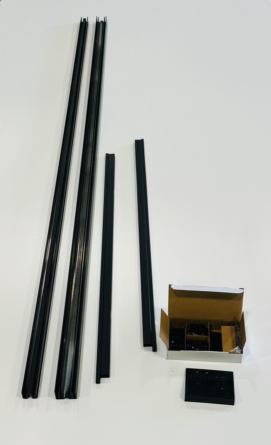 RDI 36 in. x 6 ft. Avalon Aluminum Level Beam Kit - Decorative Screen Panel (Sold Separately), Matte Black (Avalon Aluminum Rail) RDI 36 in. x 6 ft. Avalon Aluminum Level Beam Kit - Decorative Screen Panel (Sold Separately), Matte Black (Avalon Aluminum Rail)