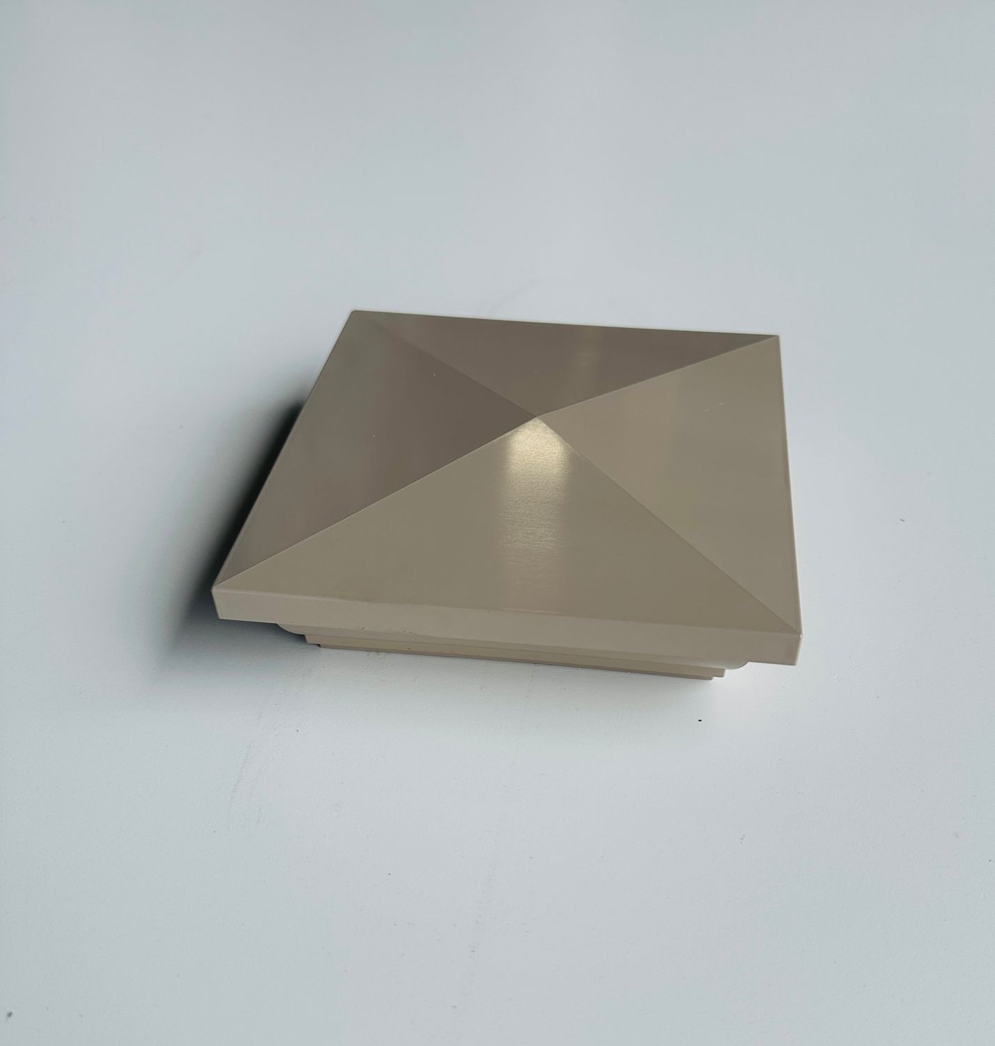 RDI 4 in. x 4 in. New England Vinyl Post Cap – CLAY (Finyl Line/Endurance Original Rail)