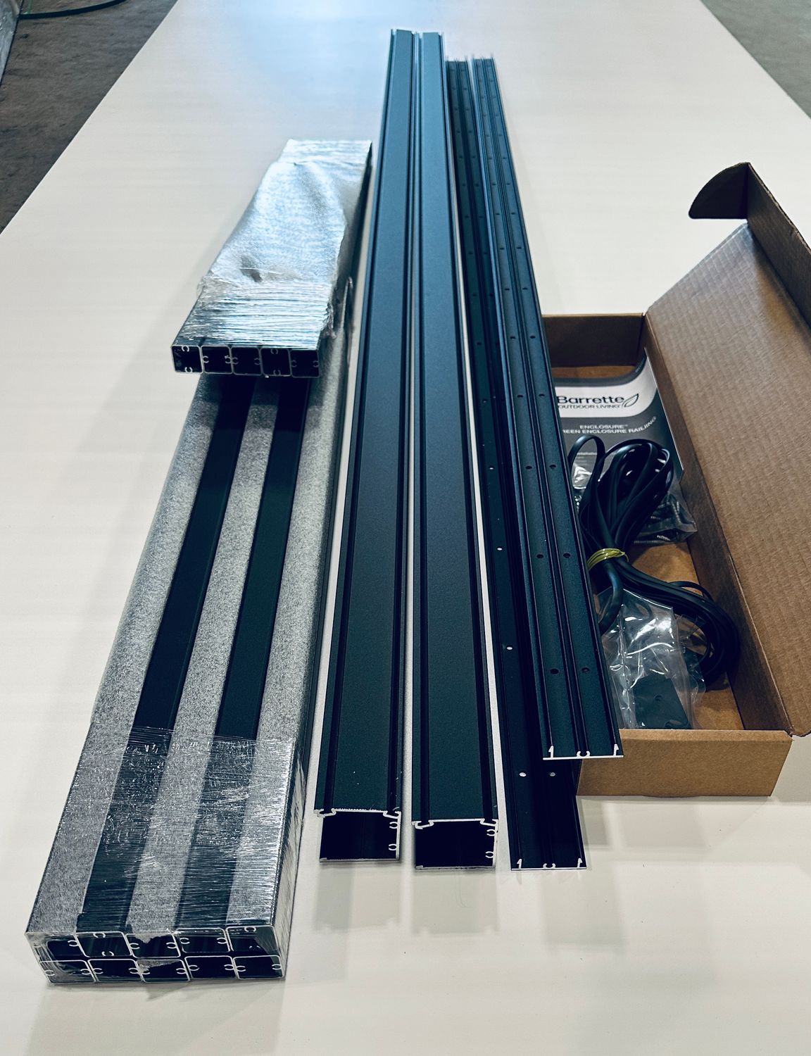 RDI 8 ft. Screen Railing 1 in. Square Balusters Kit - Matte Black (EncloSure™ Screen System)