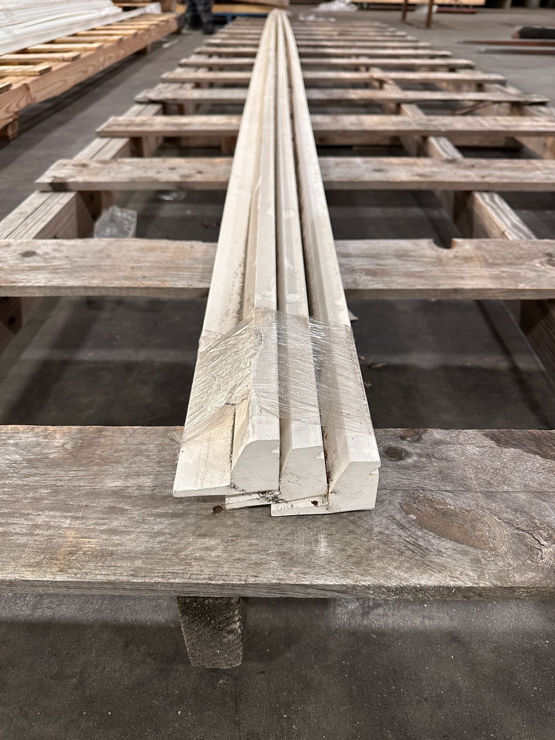 WOLF 18 ft. PVC Water Table Moulding WPVCM-7917 (Warehouse Seconds) WOLF 18 ft. PVC Water Table Moulding WPVCM-7917 (Warehouse Seconds)