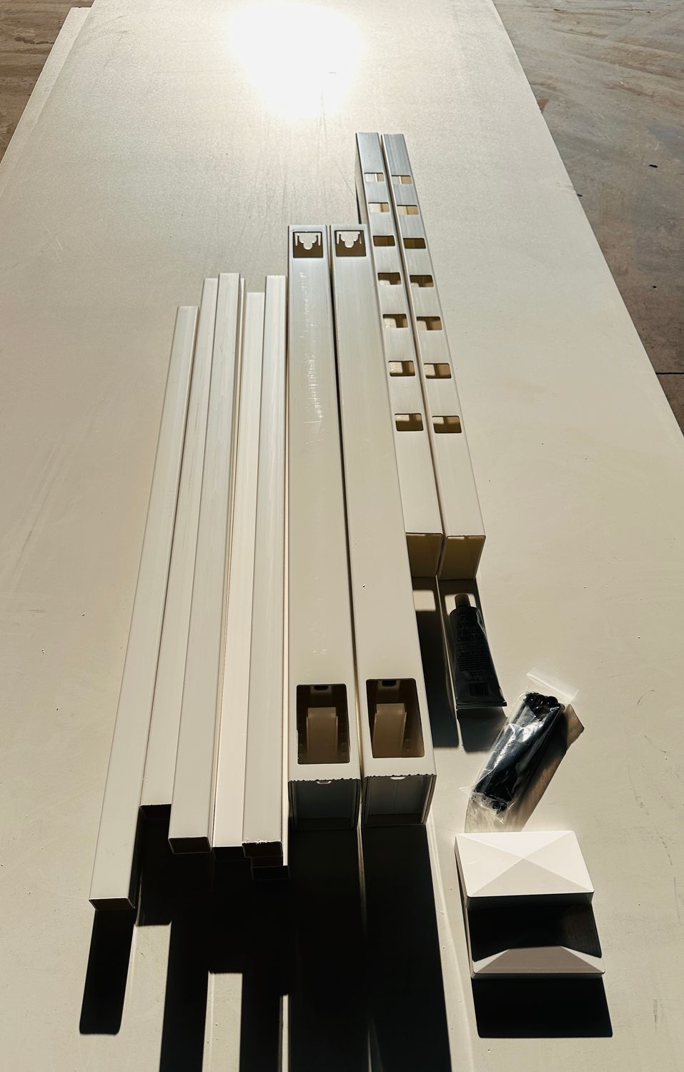 RDI 42 in. Custom Width Gate Kit 1 1/2 in. Square Balusters, WHITE (Finyl Line/Endurance Original Rail) RDI 42 in. Custom Width Gate Kit 1 1/2 in. Square Balusters, WHITE (Finyl Line/Endurance Original Rail)