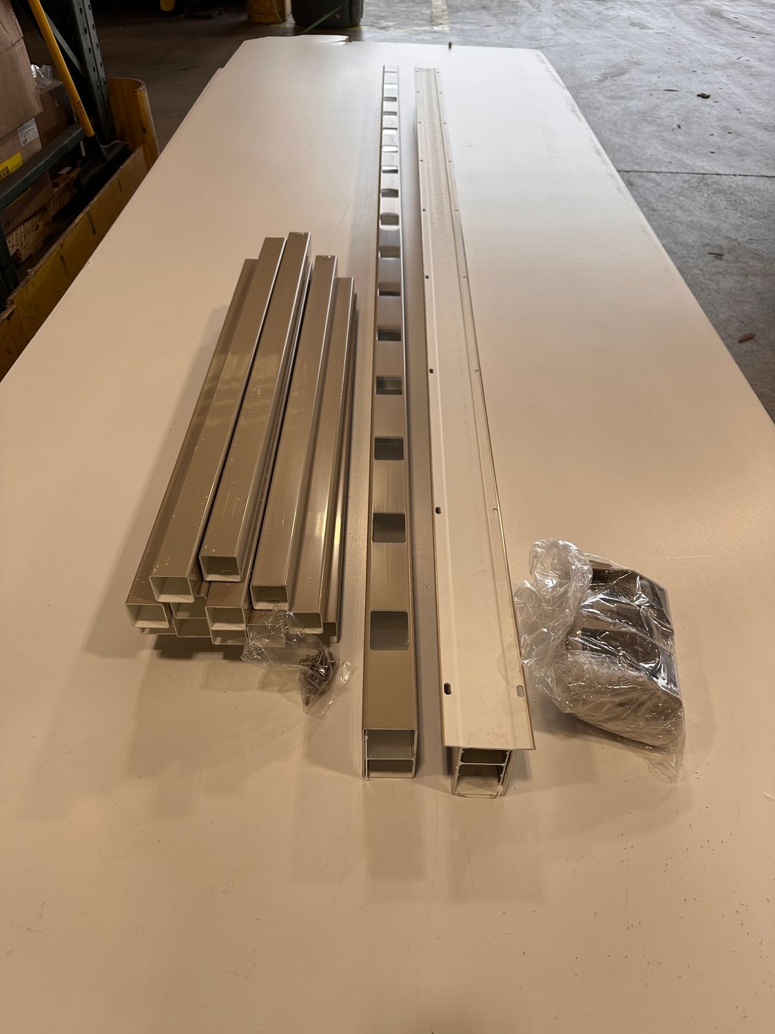 RDI 36 in. x 8 ft. Deck Top Stair Vinyl Rail Kit - 1 1/2 in. Square Balusters, Clay (Finyl Line)