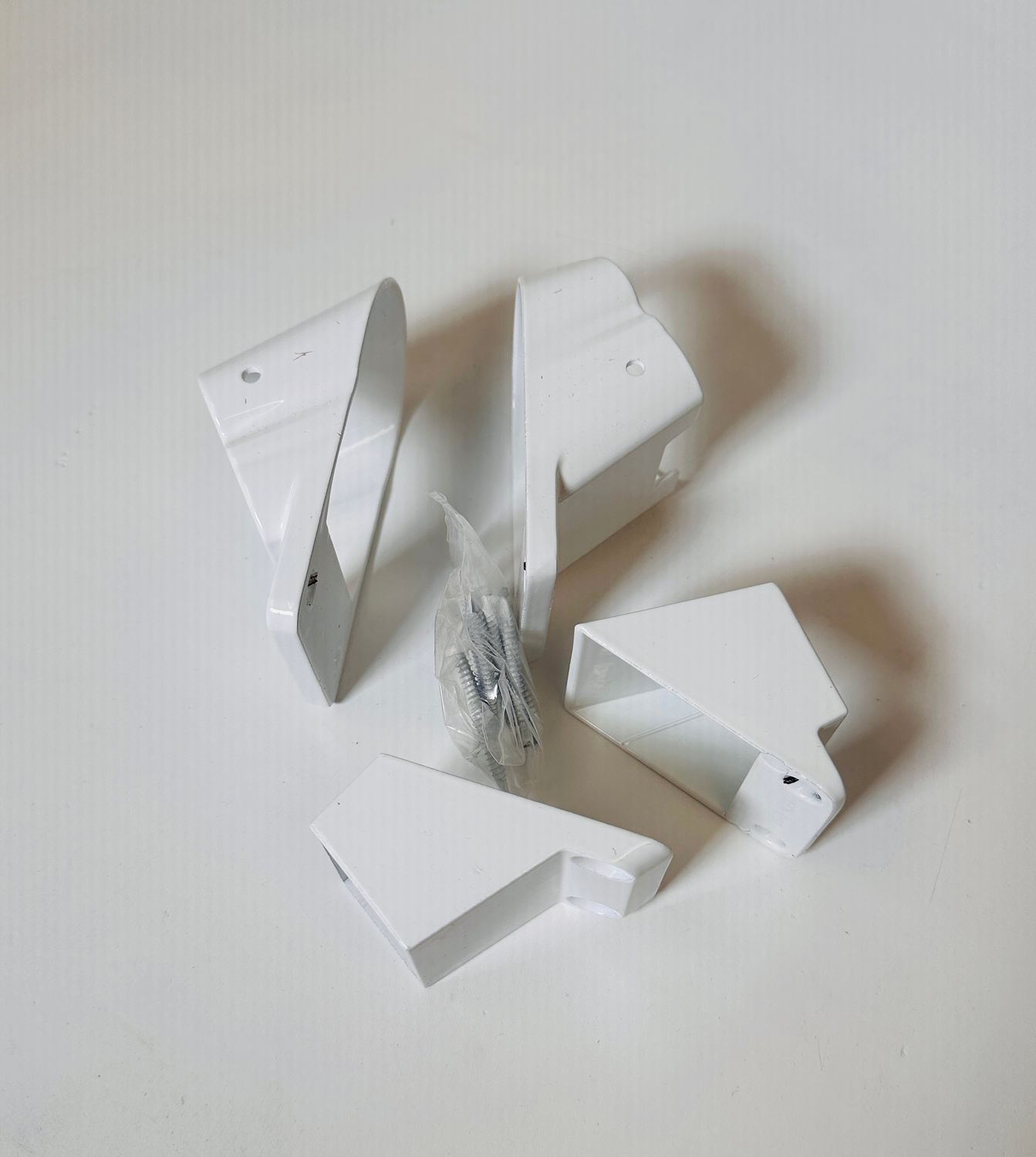 RDI Pellinore Fixed Angle Stair Bracket (set of 4  2 top, 2 bottom)  WHITE (Avalon Aluminum Rail)