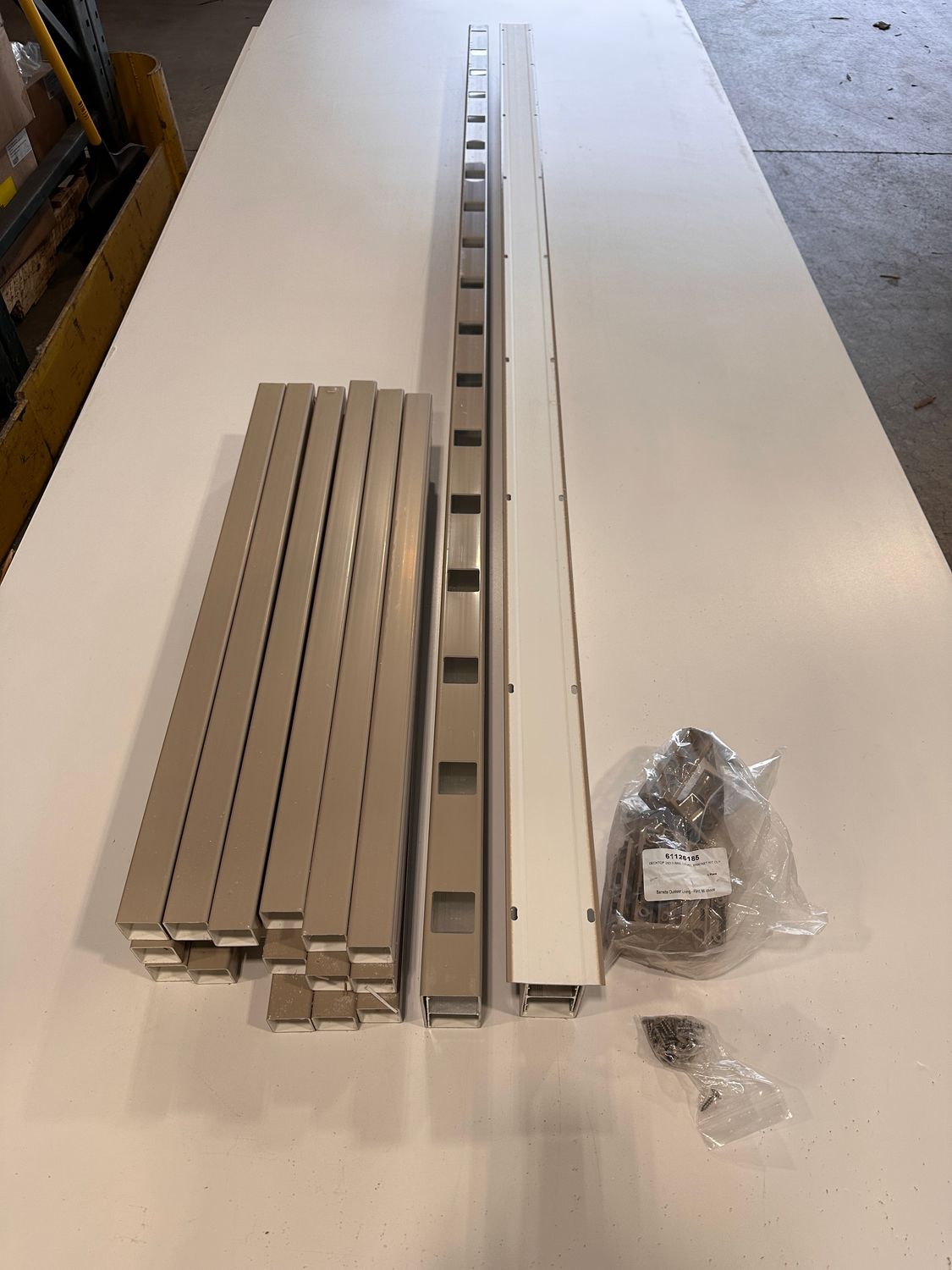 RDI 36 in. x 8 ft. Deck Top Level Vinyl Rail Kit - 1 1/2 in. Square Balusters, Clay (Finyl Line)