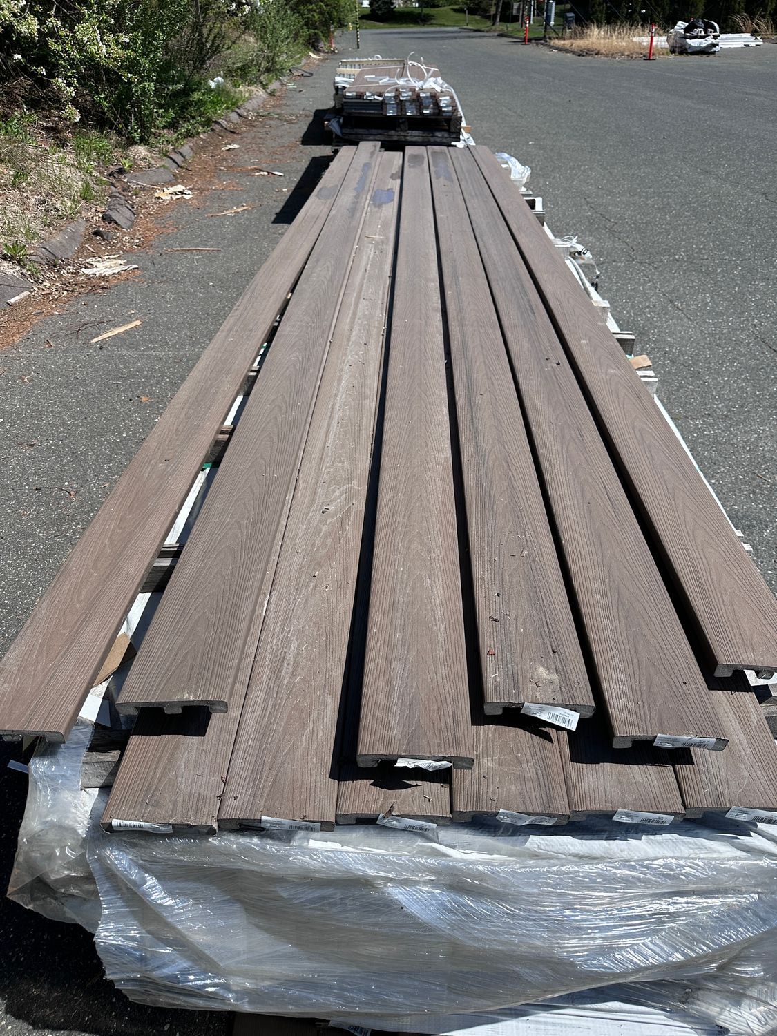 DECKORATORS 1 in. x 6 in. x 20 ft. Grooved Deck Board - Sandbar (Warehouse Seconds)