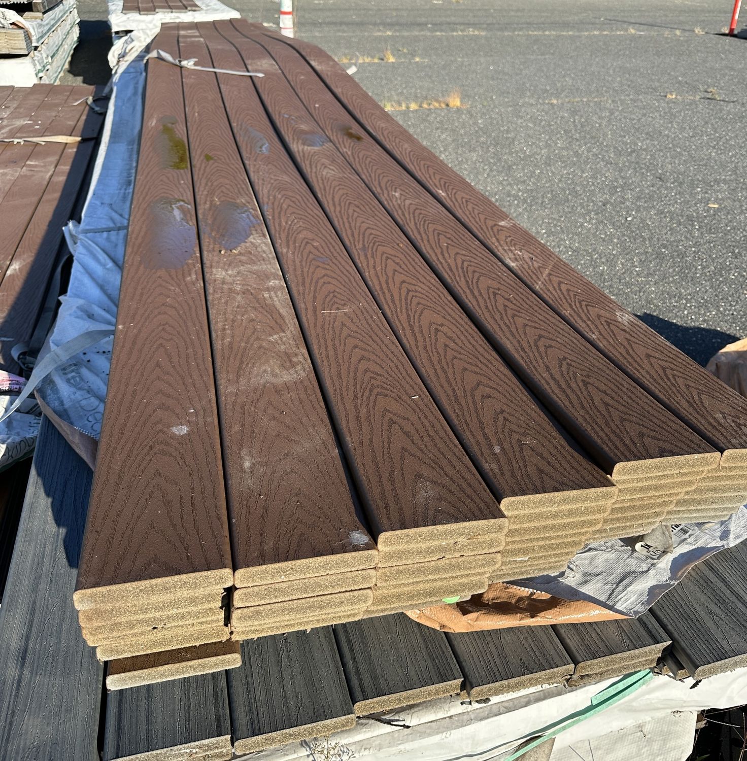 Trex Select 1 in. x 6 in. x 20 ft. Saddle Square Edge Deck Board (Scratch & Dent) Trex Select 1 in. x 6 in. x 20 ft. Saddle Square Edge Deck Board (Scratch & Dent)