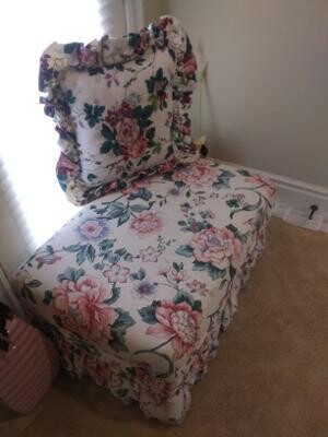 Beautiful Flora Ottoman