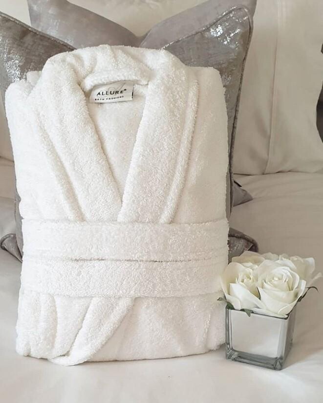 ROBE SHAWL C L/XL WHITE
