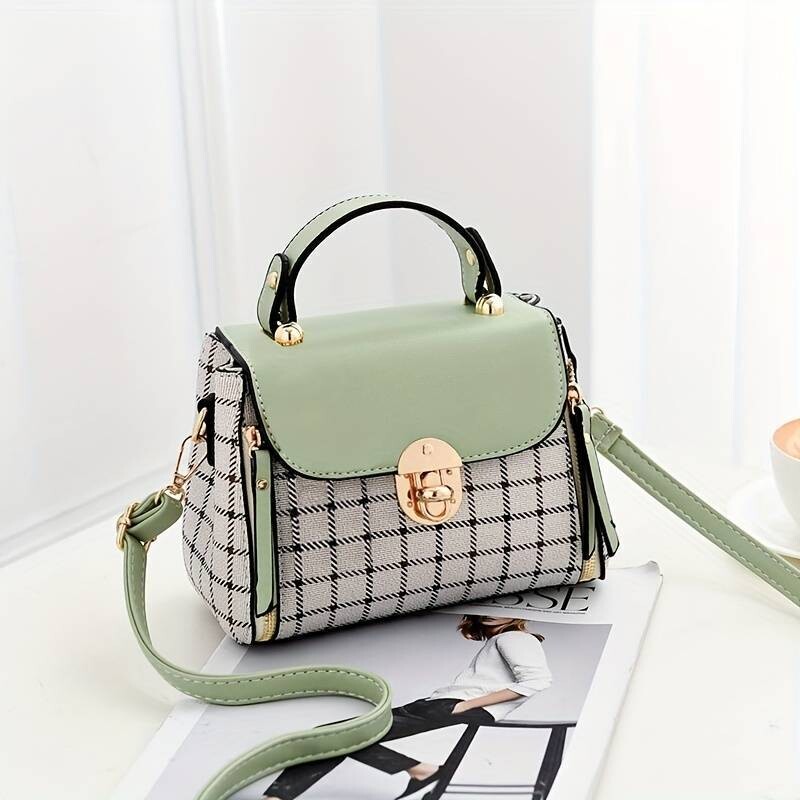 Women&#39;s Buckle Flap Purse-Green