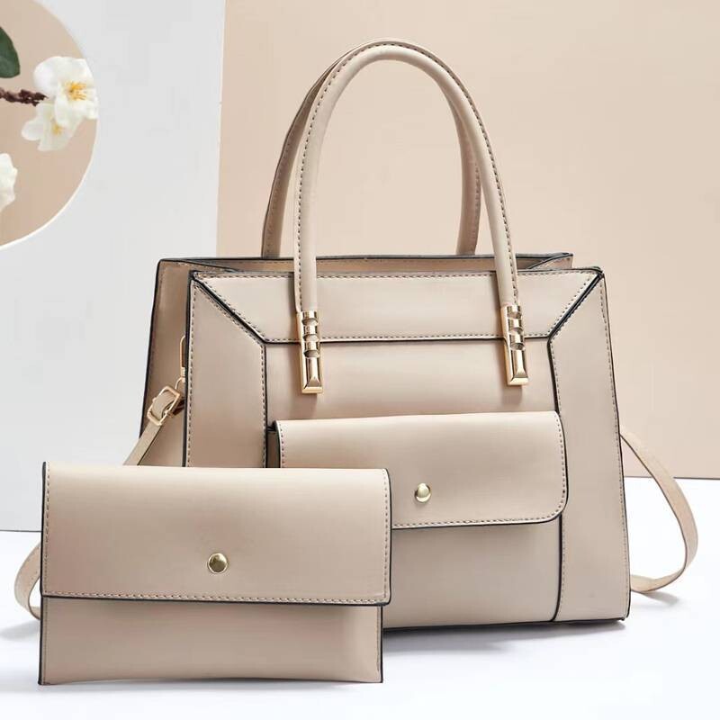 Small clutch deals handbag