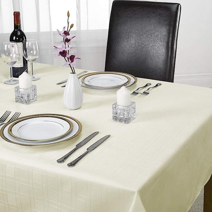 Harvard Collection – Jacquard Tablecloth in Cream