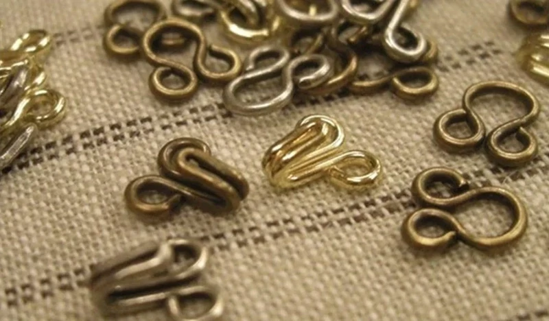 HOOKS &amp; EYES / HOOK &amp; BAR