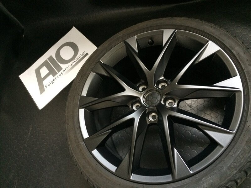 LF1 Original Seat Alufelge  5F0601025AA – V-Speichen-Design „Performance I“ Schwarz  – Leon Typ 5F