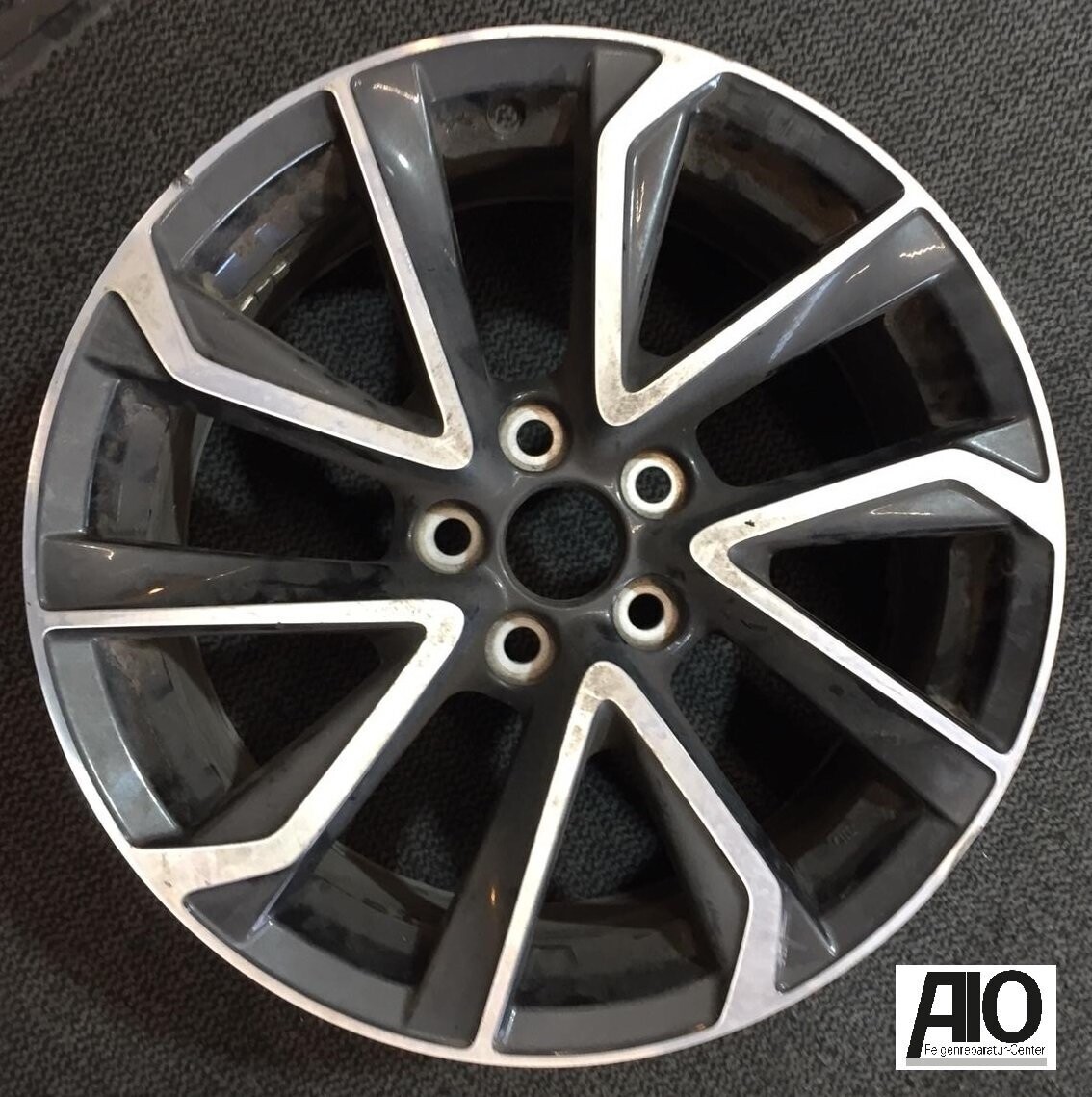 LF1 + LACK Original Toyota Alufelge 8419-5 - 5 Doppelspeichen Design HGG Grau - Corolla Typ E210 ab 2018 -