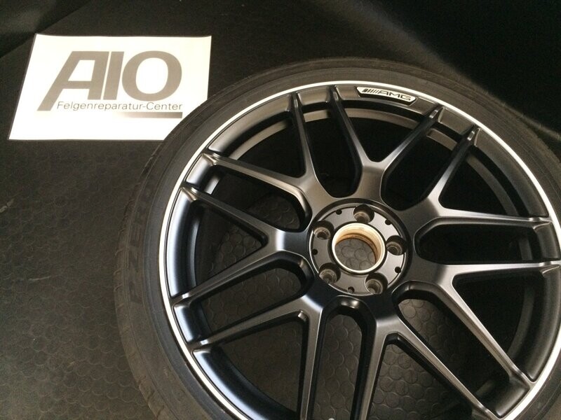 LF1 Original Mercedes Alufelge A2134013100 – AMG-Kreuzspeichen-Rad Schwarzmatt HGG HA – E63 S AMG ( W212/S212)