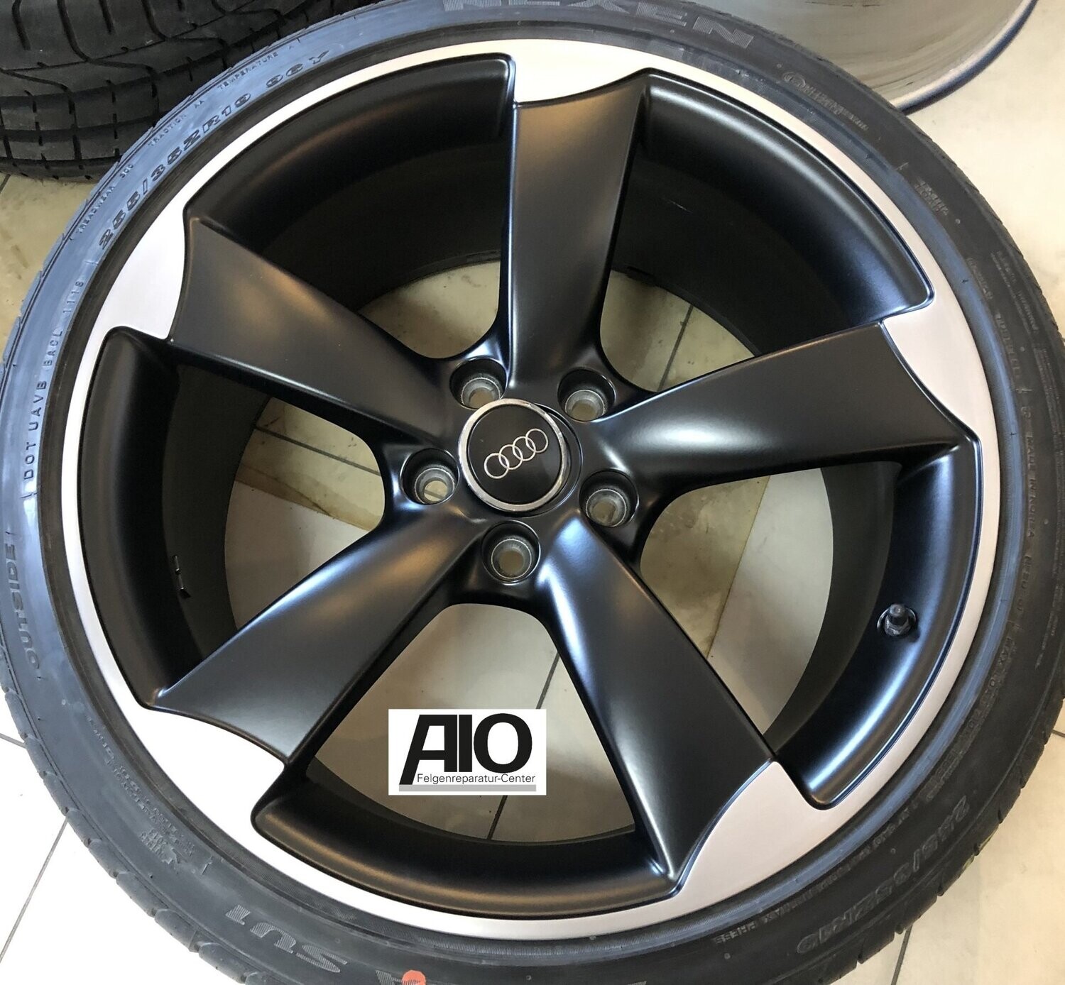 LF1 Original Audi Felge 8V0601025AH
 - 5-Arm-Rotor-Design HGG Schwarz - A3 Typ 8V Sportback  Limousine Cabrio