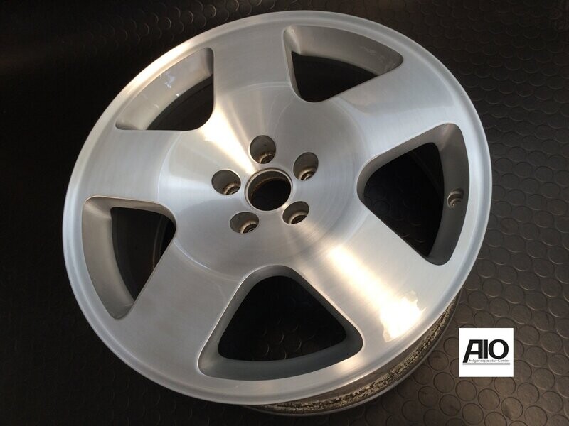 LF1 Original Audi Felge 4B3601025P
 - 5 Arm Alufelge  Parabol Design Poliert
 - A6 Typ C5 4B 1997 - 2005 Limousine