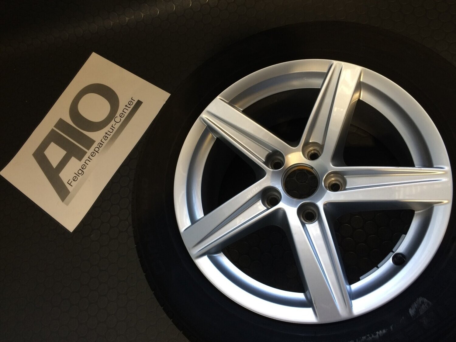 LF1 Original Audi Felge 8V0601025CR - 5-Arm-Design Silber - A3 Typ 8V 2012-2020