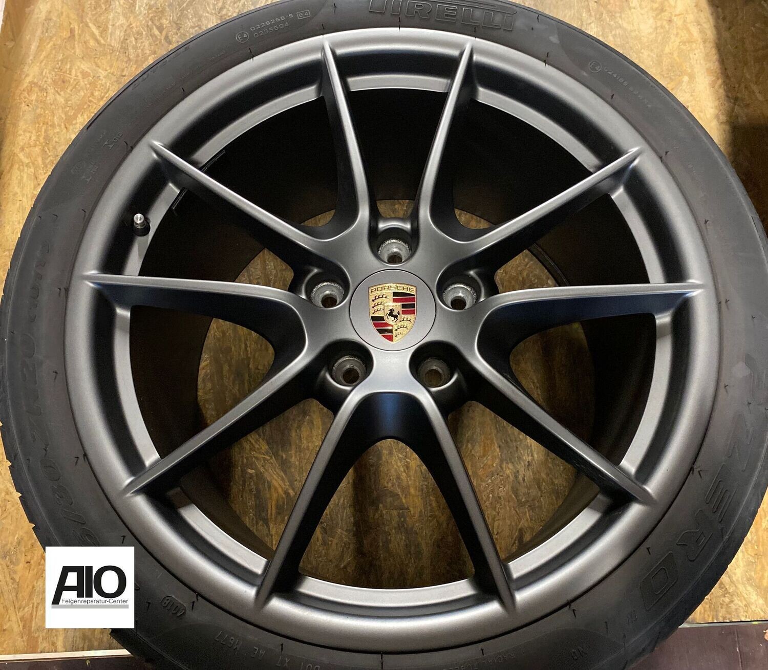 LF1 + Lack Original Porsche Felge 99136216604 - C2 V-Speiche Grau Matt - 911 Typ 991