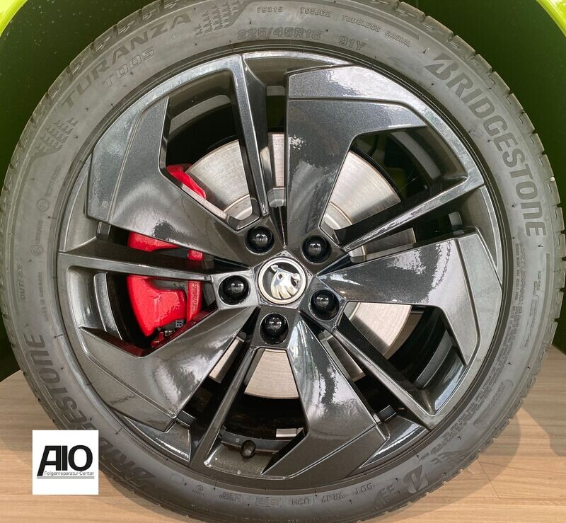 LF1 Original Skoda Alufelge 5E3601025N – COMET 5-Doppelspeichen-Design Schwarz – Octavia IV Typ NX