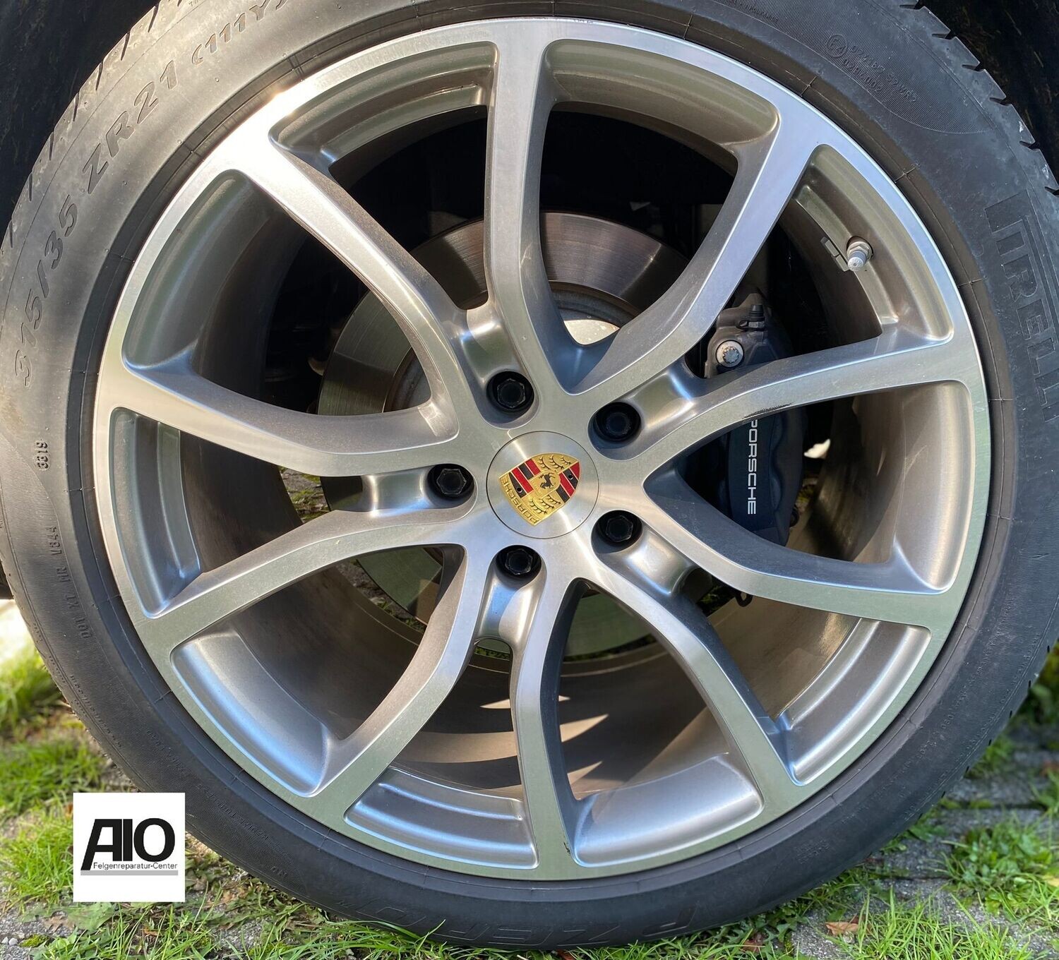 LF1 Original Porsche Felge 9Y3044610J
 - Exclusive Design 5-V-Speiche Grau HGG - Cayenne E3 Coupe Typ 9Y ab 2019 -