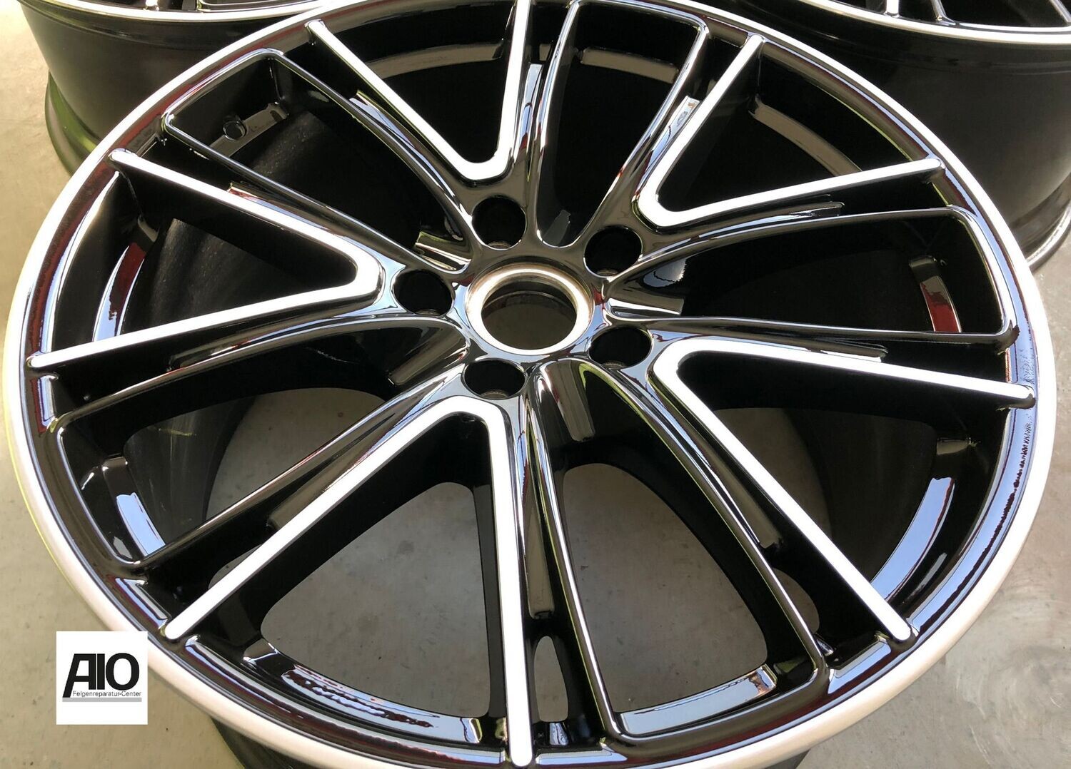 LF1-D Original Porsche Felge 971601025N - EXCLUSIVE 10-Doppelspeichen-V-Design Schwarz HGG - Panamera II Typ 971 ab 2016 -