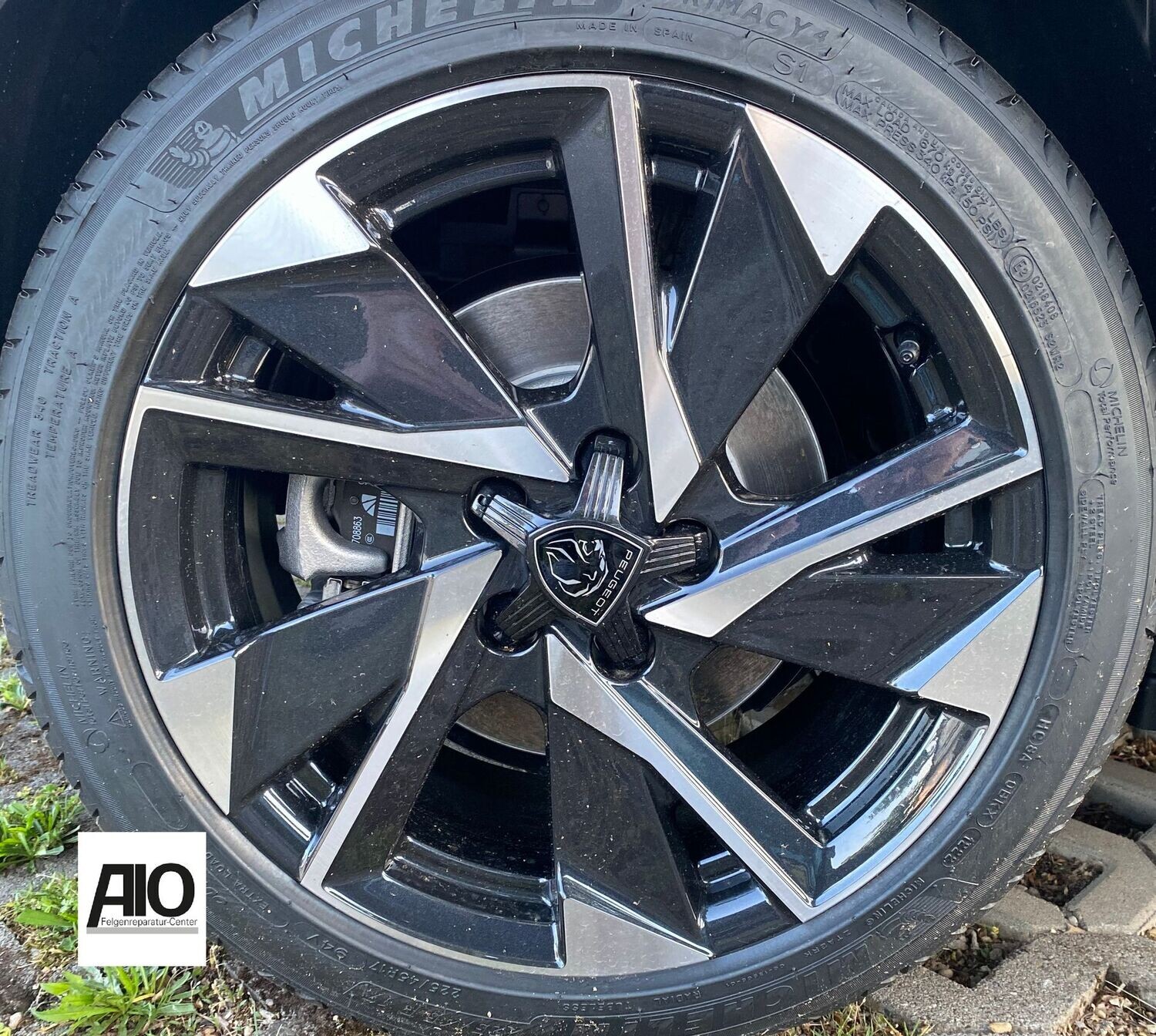 LF1 Original Felge Peugeot 98350575EH - HALONG V-Speichen-Design Schwarz HGG - 308 / 308 SW Gen. 3 LF1 Original Felge Peugeot 98350575EH - HALONG V-Speichen-Design Schwarz HGG - 308 / 308 SW Gen. 3