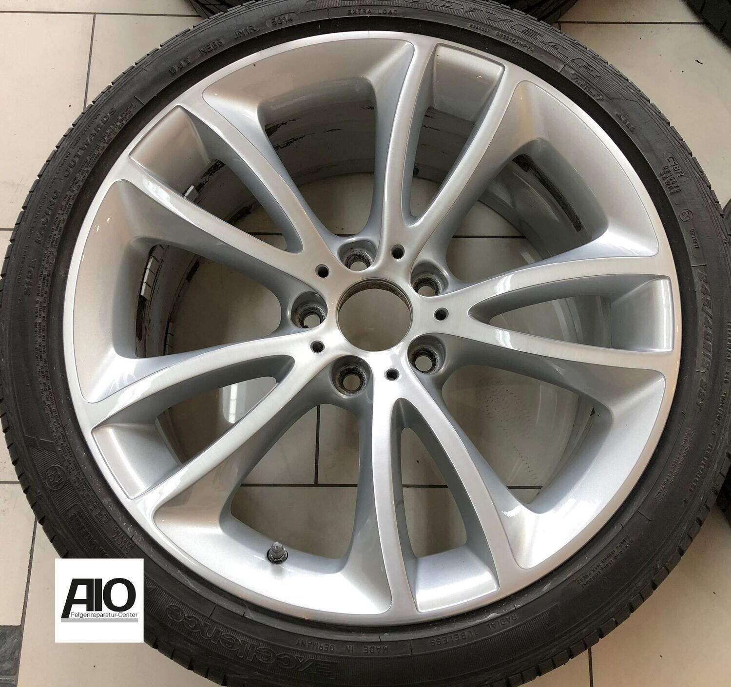 LF1 Original BMW Felge 6794690 -
V Speiche 366 Silber VA  - 5er F10 / F11 2010-2018 + 6er F12/F13/F06 2011-2018