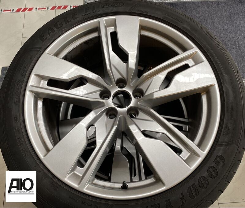 LF1 Original Audi Felge 4M0601025K - 5 
Speichen-Design Silber - Q7 Typ 4M ab 2015-