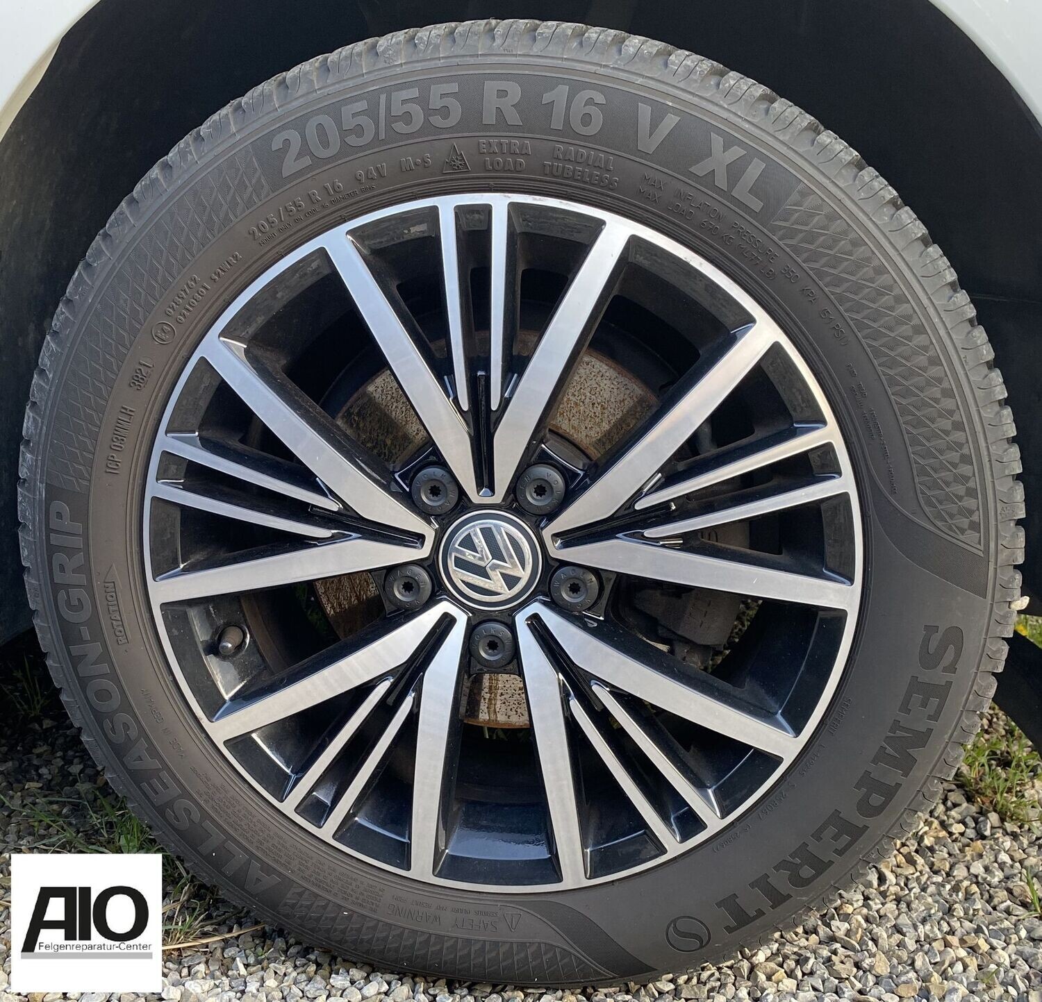 LF1 Original VW Felge 5G0601025CD – Linas V-Speichen-Design Schwarz HGG – Golf 7 Typ AU