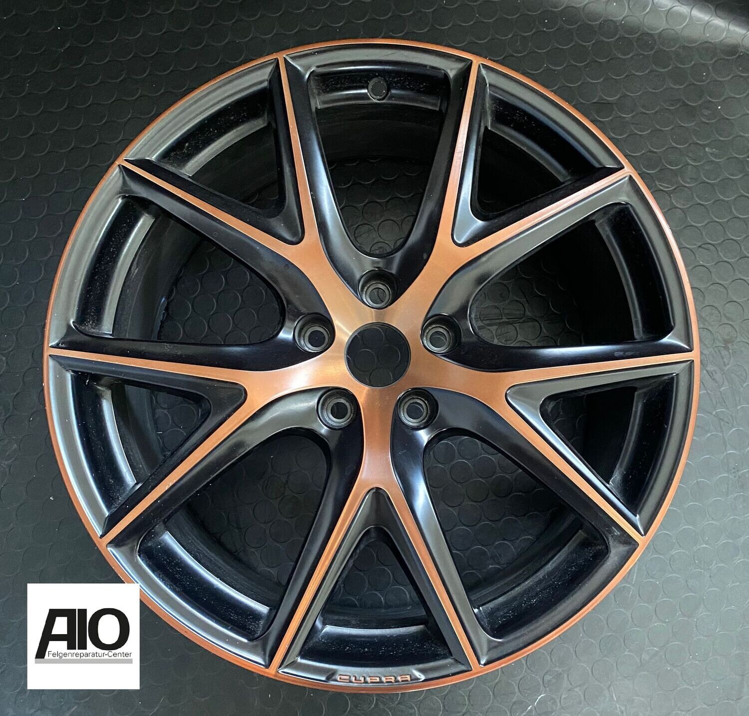 LF1 + LACK Original Seat CUPRA Alufelge 575601025AN – 5-Y-Speichen-Design „Cupra R“ SCHWARZ – Leon Typ 5F / 5FP / Ateca Typ KH7 LF1 + LACK Original Seat CUPRA Alufelge 575601025AN – 5-Y-Speichen-Design „Cupra R“ SCHWARZ – Leon Typ 5F / 5FP / Ateca Typ KH7
