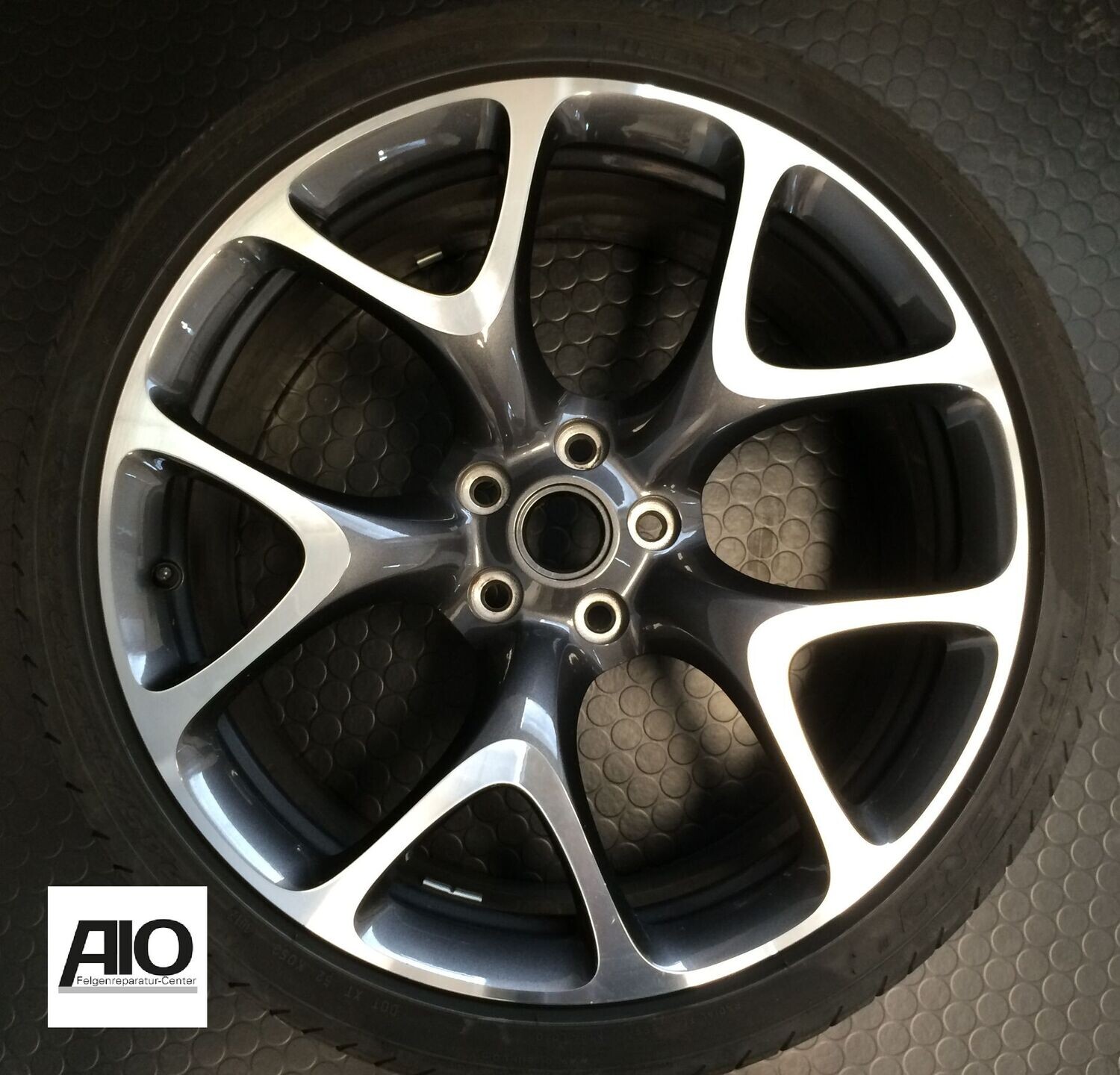 LF1 Original Opel 13338853  - 5-Y-Speiche Grau HGG -  Corsa E/D  OPC