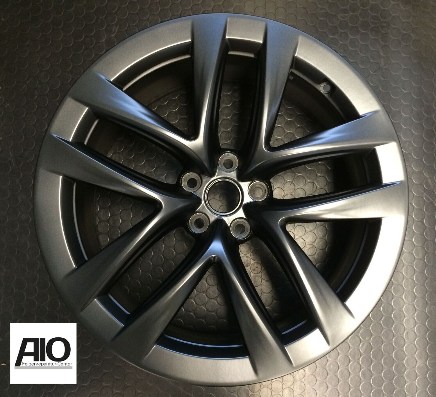 LF1 Original Tesla Felge 1420228-00-C  V-Speichen-Design Dunkelgrau  Matt VA - Model S ab 2021-